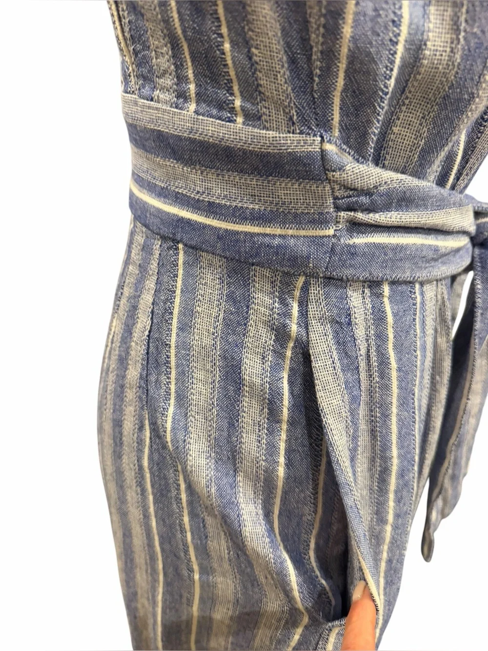 Classy Calvin Klein Linen Blend Belted Sleeveless Blue Stripe Jumpsuit Size 4